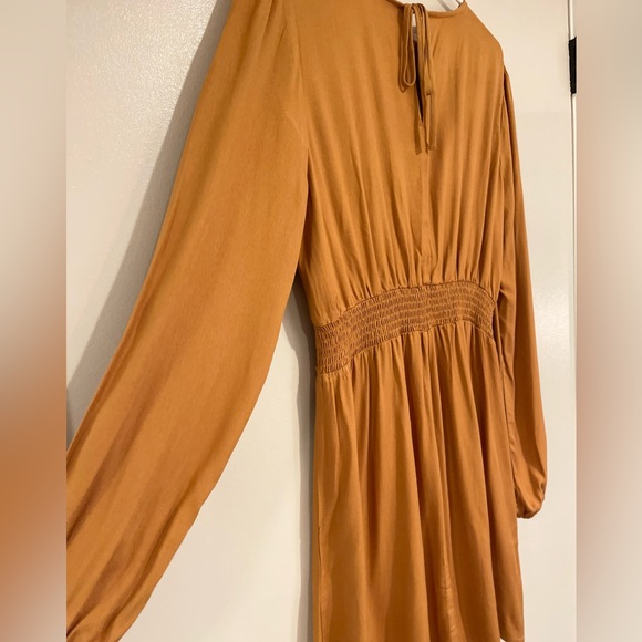 NWT - Cutout Peasant-Sleeve Mini Dress Size L - Picture 4 of 17